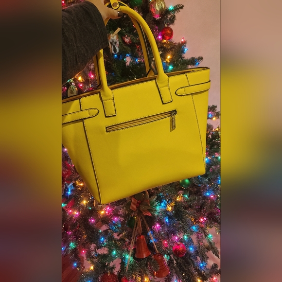 Yellow bag - Picture 14 of 16